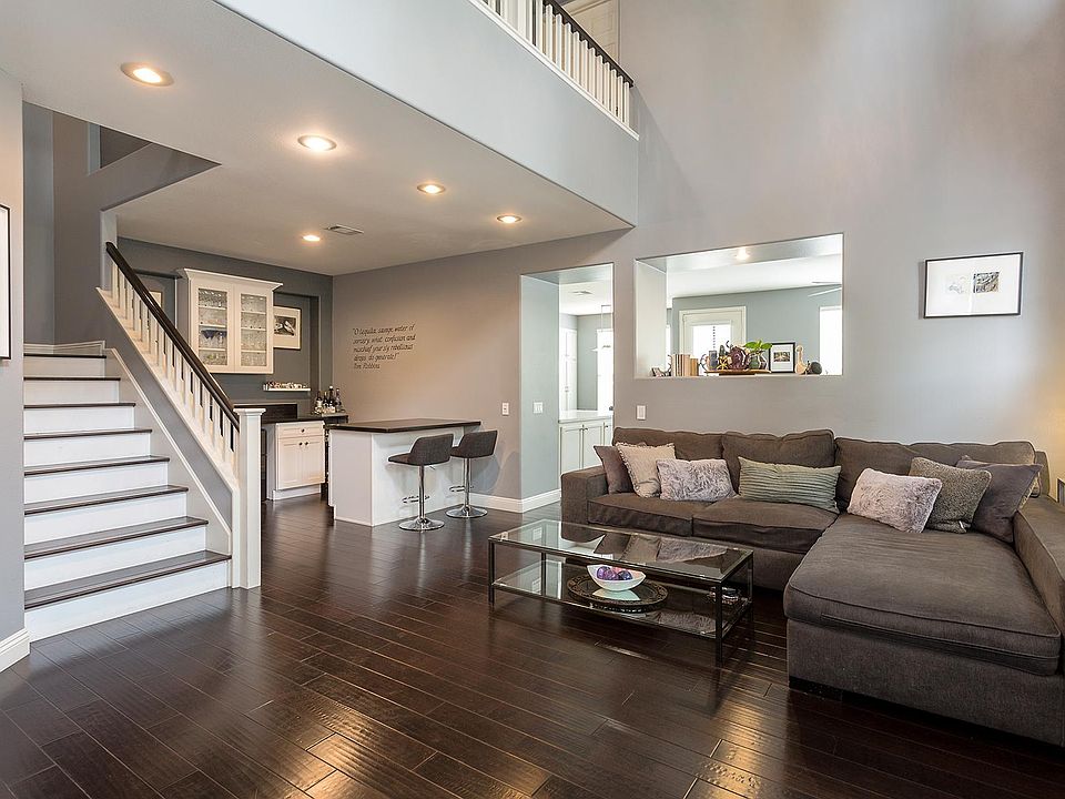 1st image of 23 Greenmeadow Dr