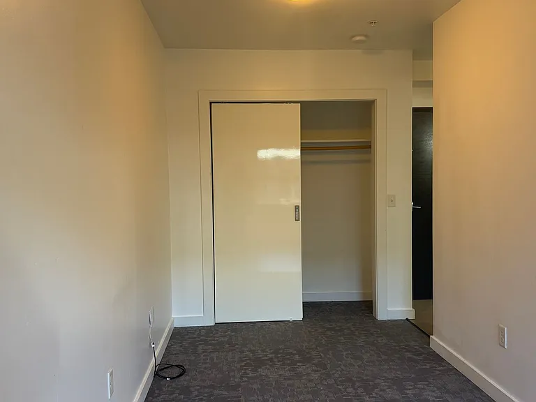 Park Place Apartments | 877 East Park Street — Photo 6