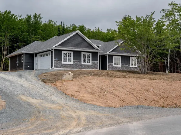 74 Orchid Ct, Middle Sackville, NS B4E 0X1