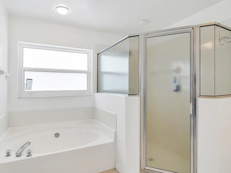 130 SW 31st Ave — Photo 8
