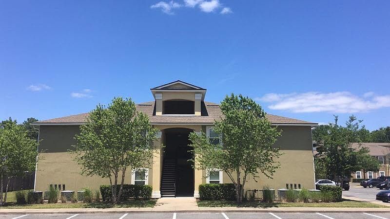 1st image of 6915 Ortega Woods Dr #32