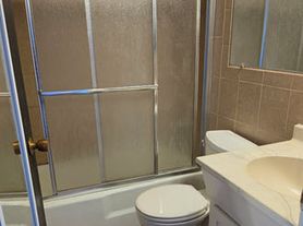 722 W Diversey Pkwy, Chicago, IL