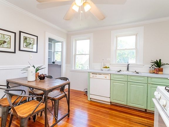 5th image of 23 Wenham St #3