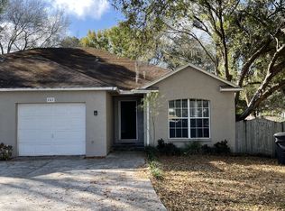 203 6th Ave SE, Ruskin, FL 33570