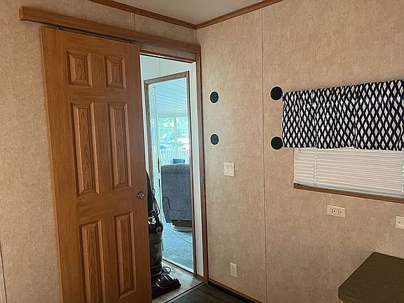 Sliding door primary