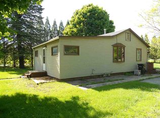 758 W Donald St, Waterloo, IA 50703