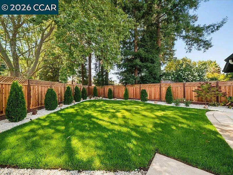 177 Saint Helena Ct — Photo 55