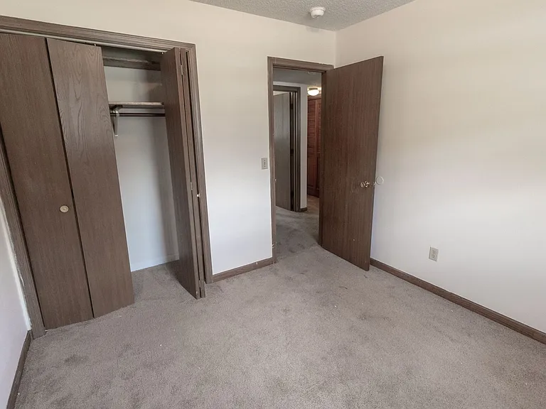 420 N East Park Ln — Photo 7
