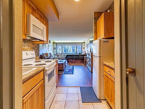 3rd image of 314 N Tamarron Dr #427
