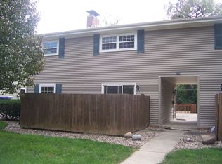 219 Eisenhower Dr #3, Bloomington, IL 61701