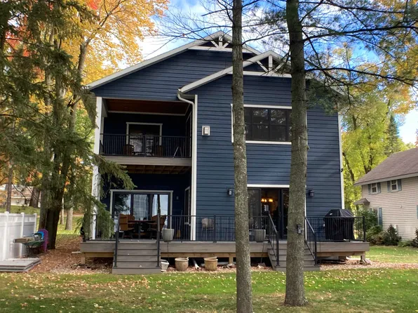 W5547 N Shore Dr, Shawano, WI 54166