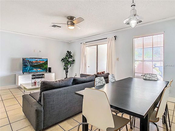 4th image of 11139 Essex Ridge Ct