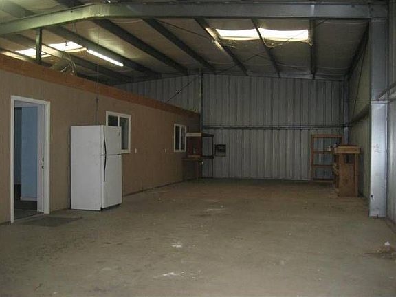 5th image of 8240 Chester Dr