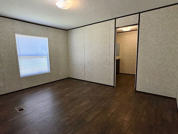 5th image of 425 Chloe Cir