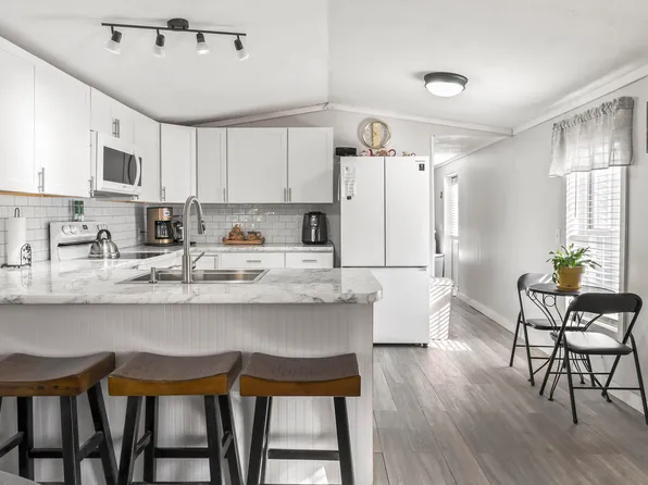 51 A M Phillis Lane, West Gardiner, ME 04345