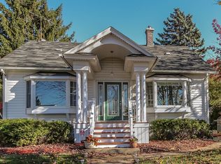 119 Walton St, Barrington, IL 60010