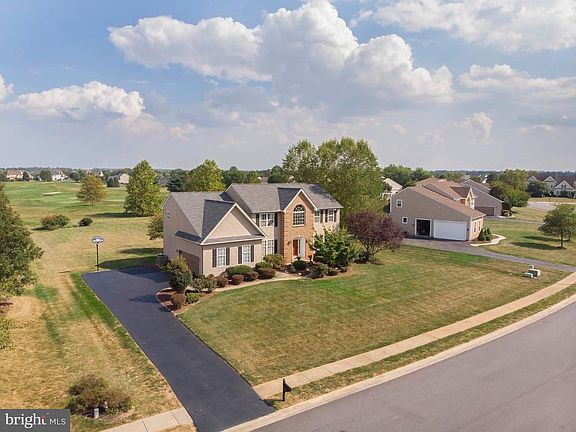 5th image of 327 Clayton Manor Dr