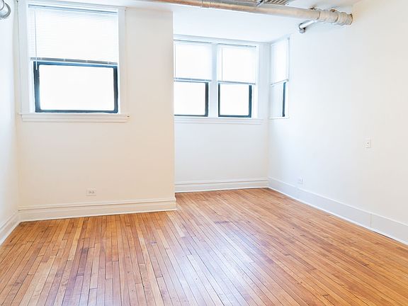 3rd image of 1403 W Wilson Ave #G