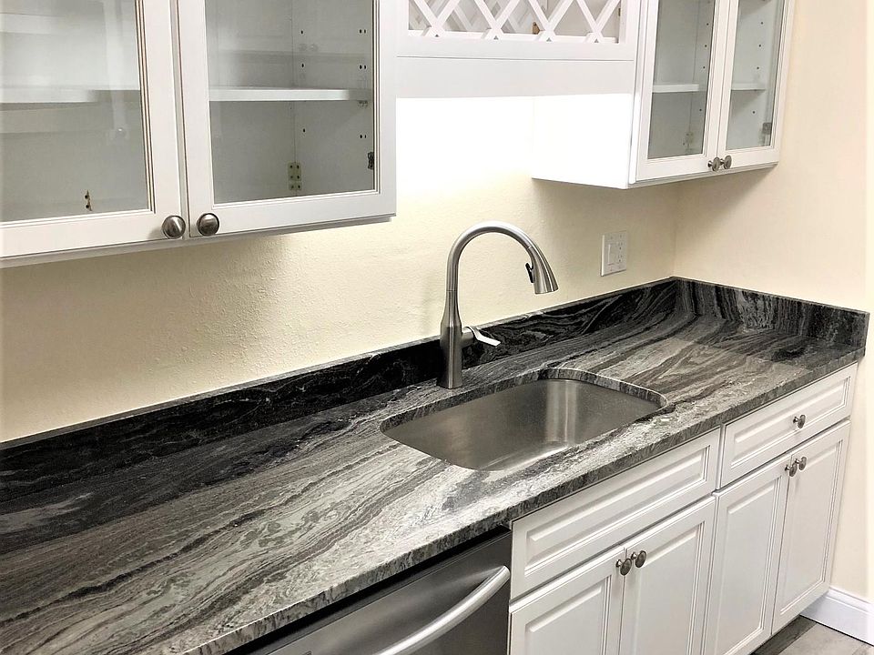 1st image of 150 41st Ave N APT 215
