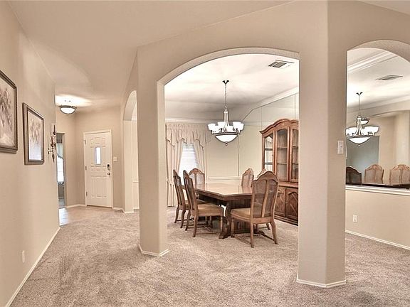 3rd image of 1811 Country Squire Dr