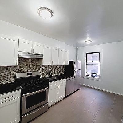 2nd image of 1466 Beach Ave APT 6