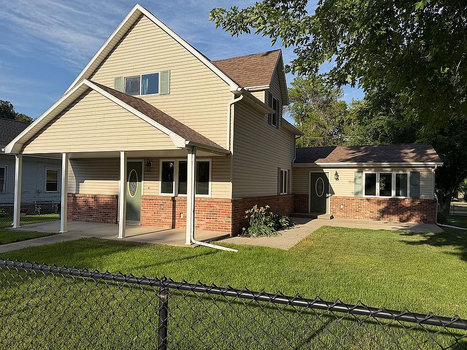 1st image of 303 N 8th St