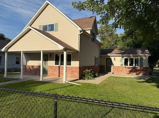 303 N 8th St, Newman Grove, NE 68758