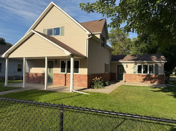 303 N 8th St, Newman Grove, NE 68758