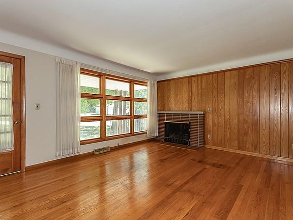 5th image of 2177 Garden Dr