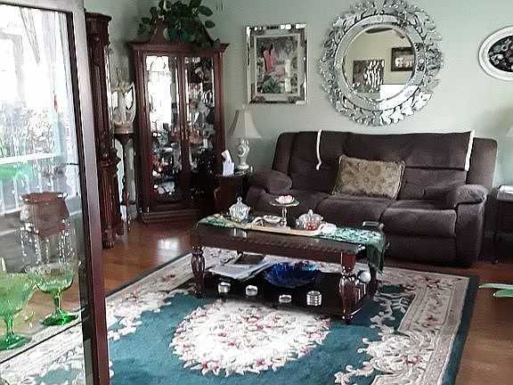5th image of 1240 Crestwood Dr
