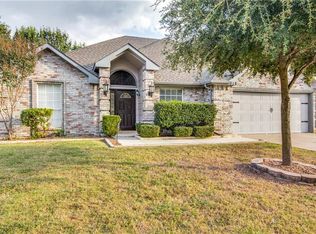 916 York St, Forney, TX