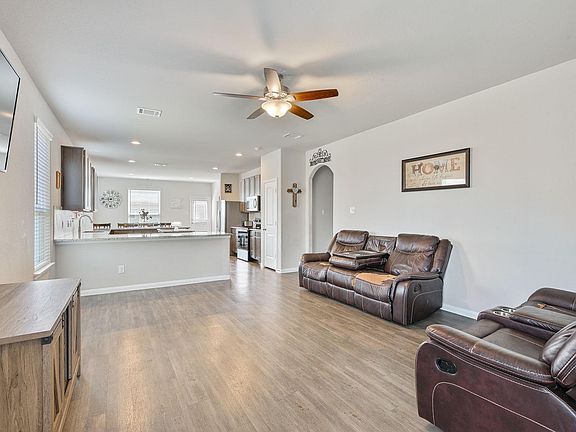 4th image of 4706 Los Pines Way