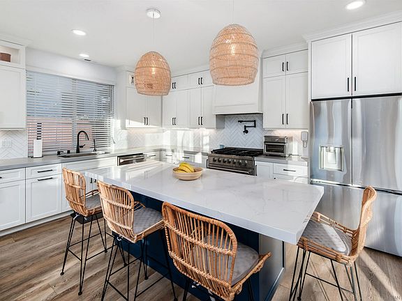 2nd image of 6443 Amethyst Way