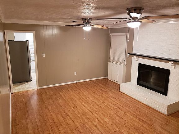 4th image of 3906 Devenwood Ave