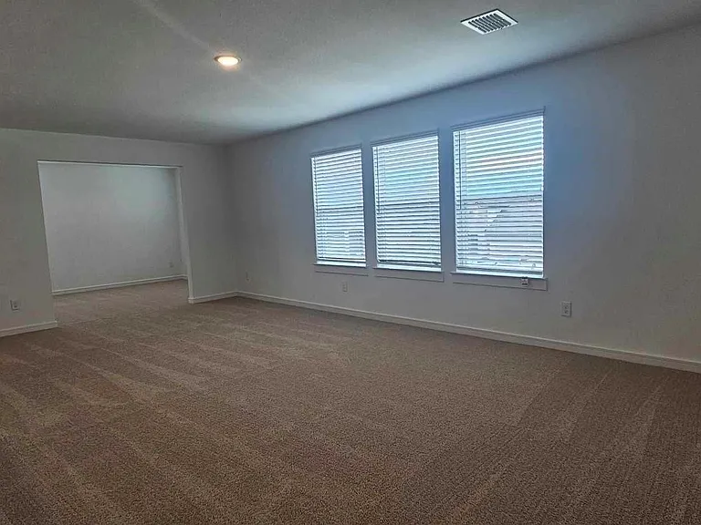 8423 Bay Ridge Cir — Photo 26