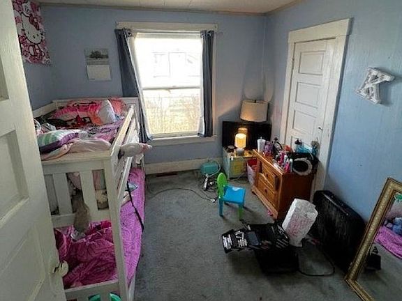 5th image of 907 Johnstown Ave