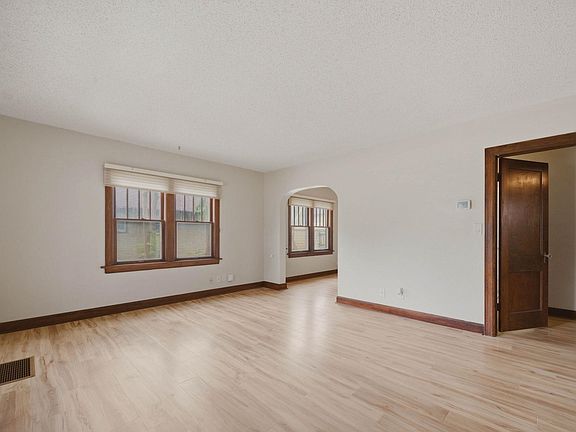 5th image of 1617 W McCormick Ave