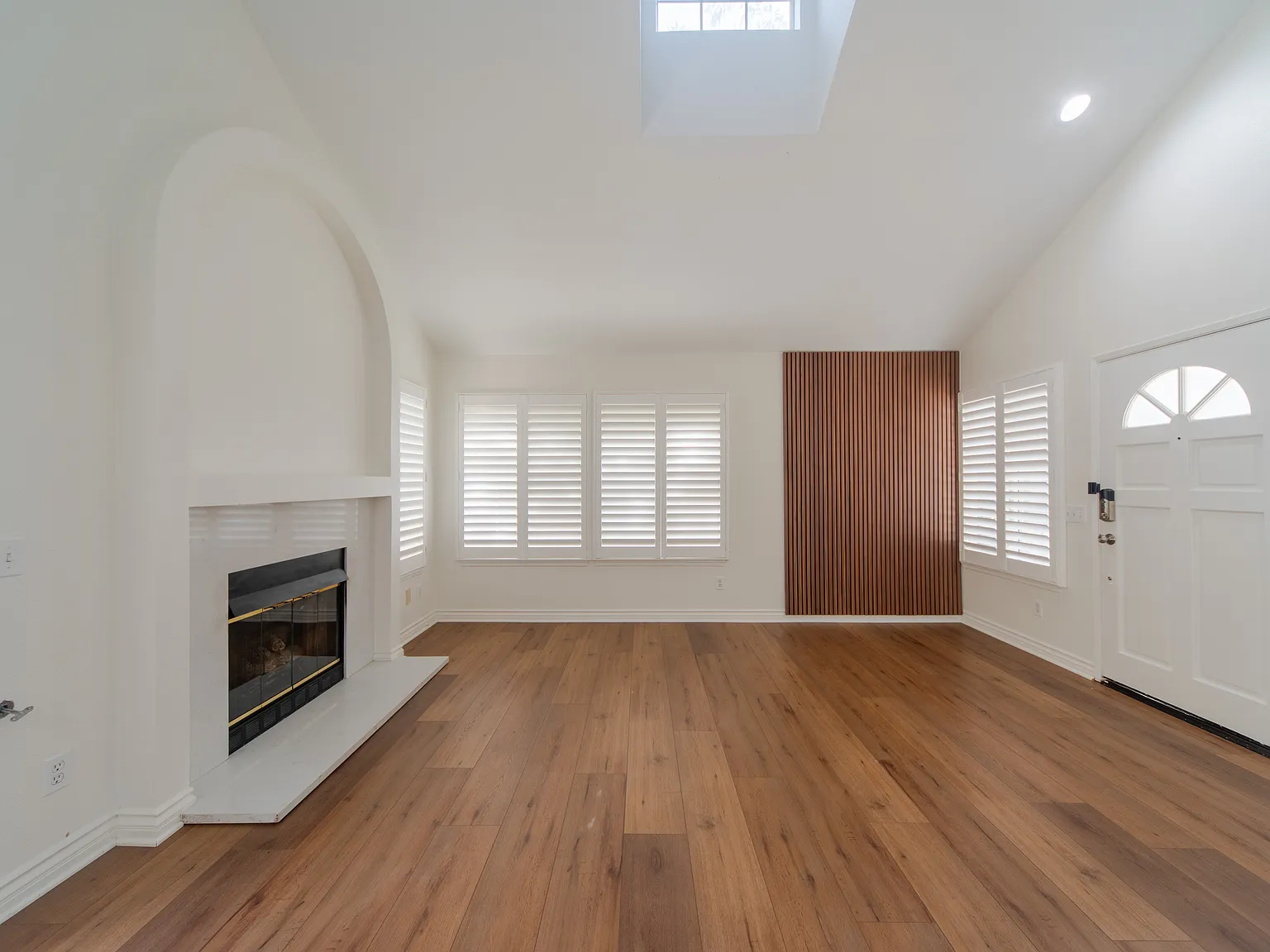 2 bed, 1000 sqft, $3,100 — Photo 4