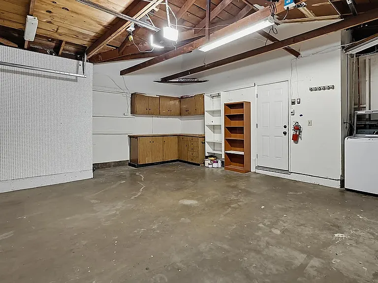 465 Meadowbrook Dr — Photo 62