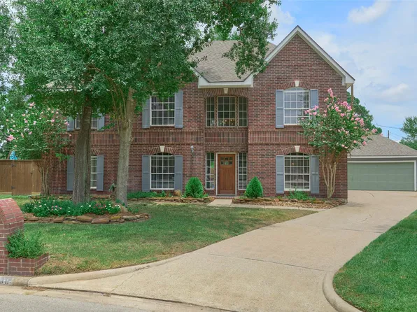 28130 Laura Ct, Conroe, TX 77385