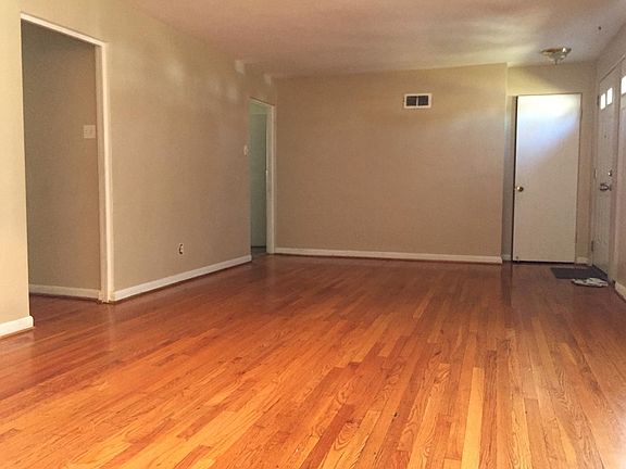 3rd image of 7122 Hazelwood Ln