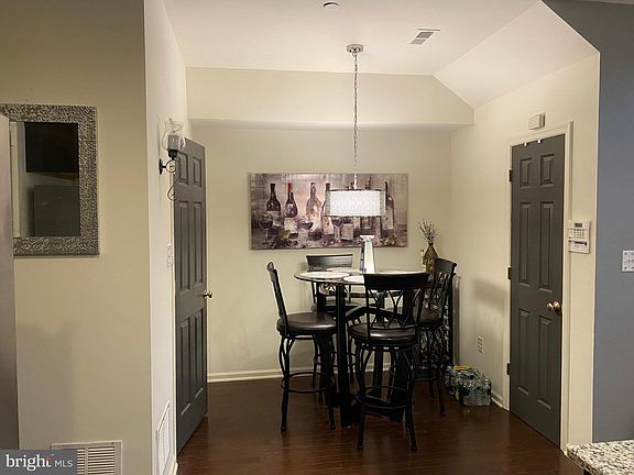 4th image of 1056 Worth Ln Unit B3l
