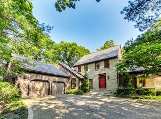 80 Inverness Ct, Lake Bluff, IL 60044