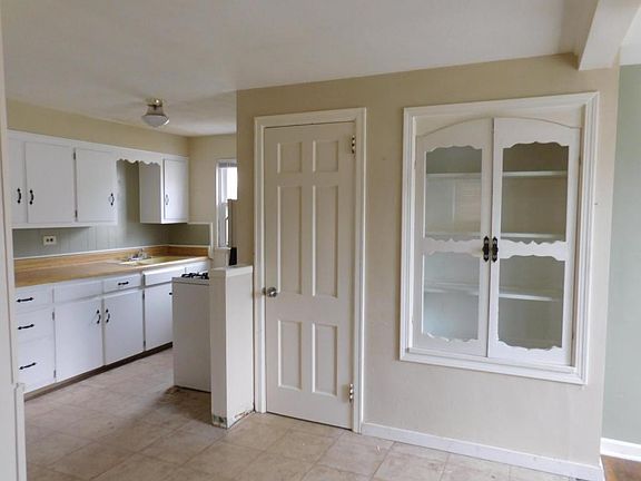 4th image of 2425 Walden Ct