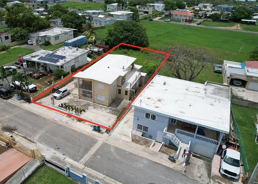 1st image of 231 Calle Hucares Hatillo Bo Carrizales
