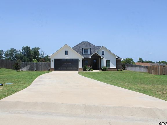 2nd image of 15848 Avery Ln