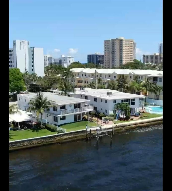 1001 S Riverside Dr #10-203, photo 5