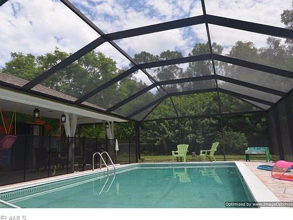 3rd image of 7356 Louise Dr
