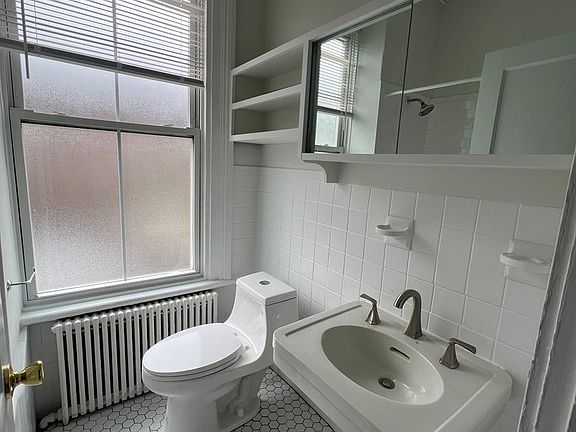 5th image of 15 N Washington St APT 1