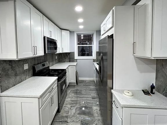 5th image of 1730 E 14th St APT 5G